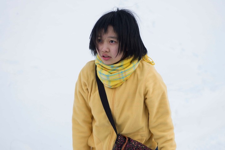 佐山流美役を演じる大塚れな。