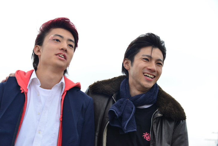 「デメキン」より、健太郎演じる正樹(左)と山田裕貴演じる厚