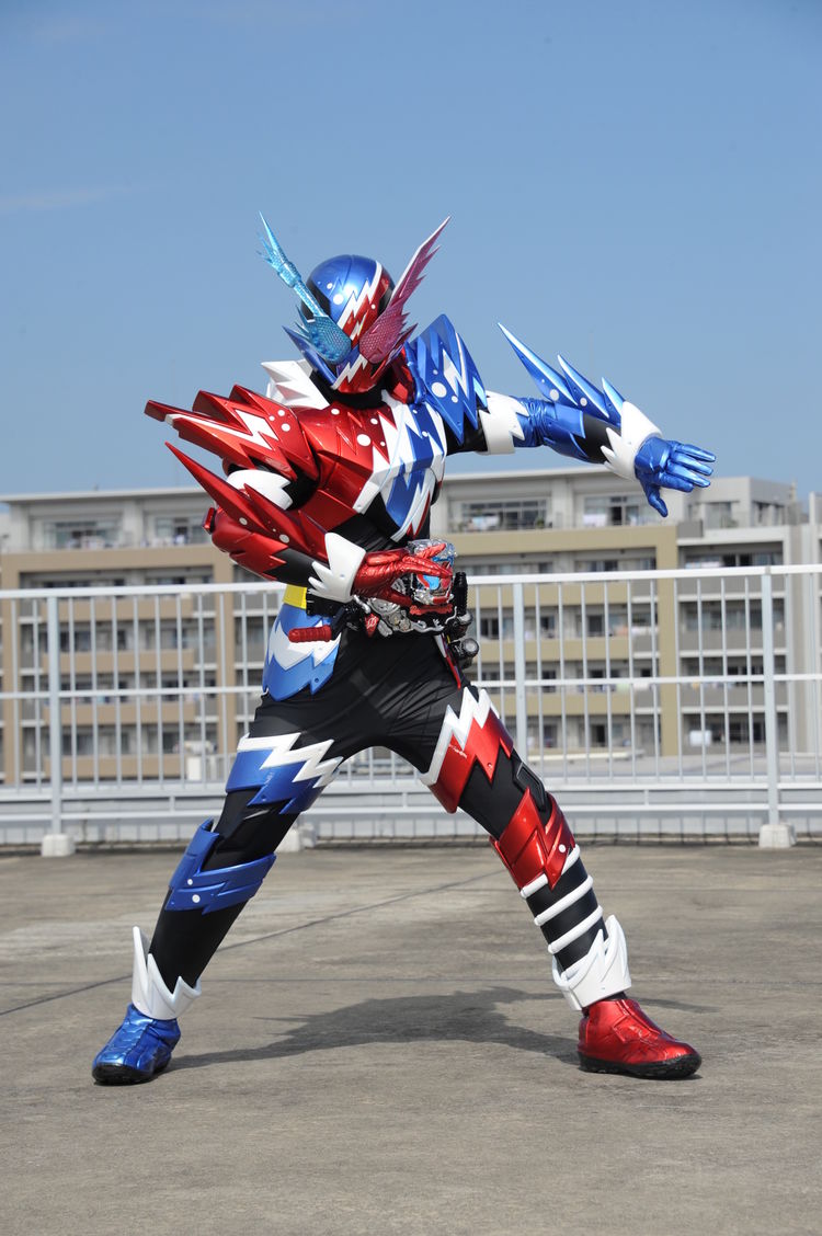 戦兎＆龍我が「仮面ライダービルド」を5分で紹介する映像公開、最新フォームも 映画ナタリー