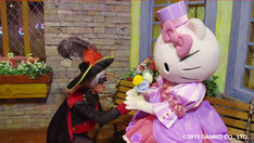 「スマイル for ザ ワールド」ミュージックビデオのワンシーン。(c)2015 PONY CANYON INC,(c)'76,'84','88,'90,'93,'96,'99,'01,'05,'12,'15 SANRIO APPROVAL No.P0709151