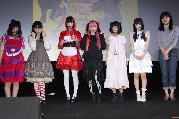 ゆるめるモ!と朝倉加葉子監督。