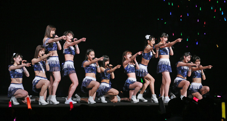 「モーニング娘。'16コンサートツアー秋~MY VISION~」最終公演の様子。(写真提供:UP-FRONT PROMOTION)