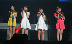 左から飯窪春菜、加賀楓、横山玲奈、譜久村聖。(写真提供:UP-FRONT PROMOTION)