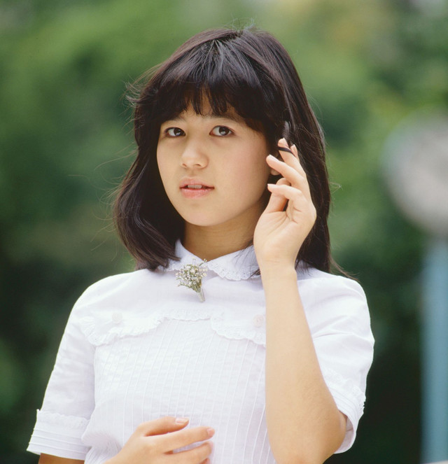 石野真子デビュー40周年！自選オールタイムベストに初商品化映像多数