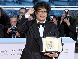 「パラサイト 半地下の家族」監督のポン・ジュノ。写真は第72回カンヌ国際映画祭の様子。 &copy;2019 CJ ENM CORPORATION, BARUNSON E&A ALL RIGHTS RESERVED