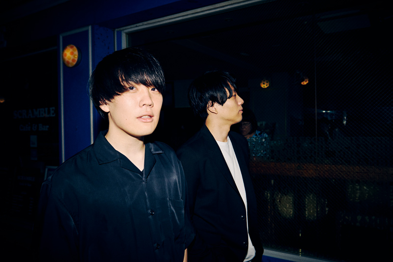 左からloundraw、HIDEYA KOJIMA。