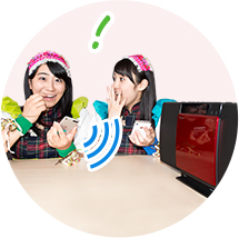 左から坂本遥奈、咲良菜緒。