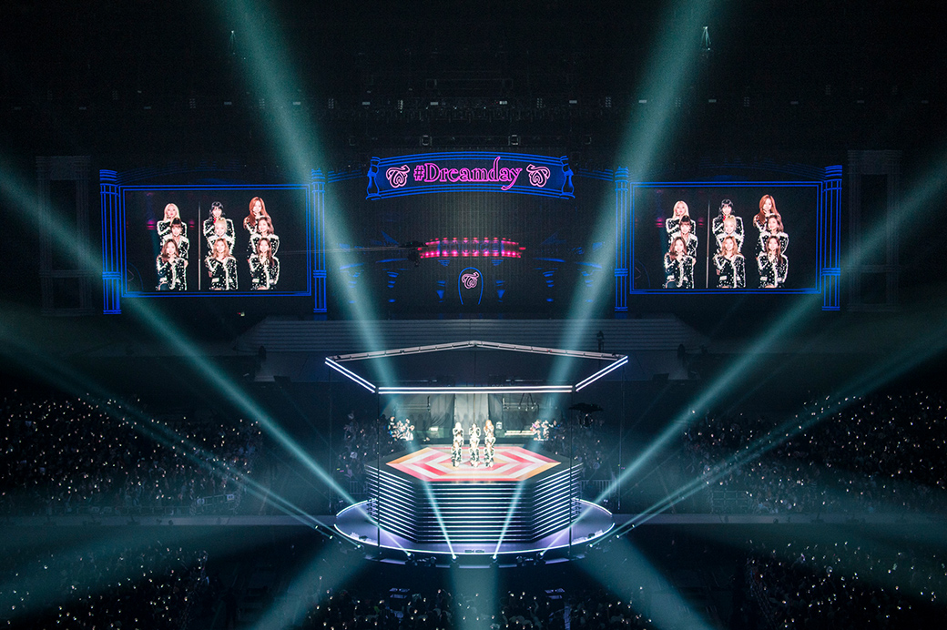 「TWICE DOME TOUR 2019 "#Dreamday"」東京・東京ドーム公演の様子。