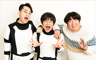 左から設楽統、バカリズム、日村勇紀。