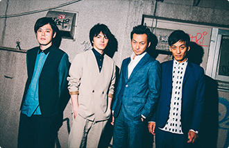 左から好井まさお、林遣都、波岡一喜、村田秀亮。